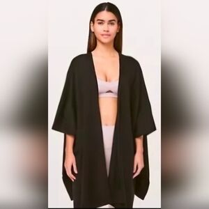 like new lululemon Free to Coast Wrap